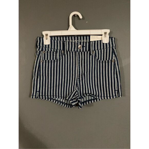 American Eagle Next Level Stretch Hi Rise Pinstripe Shorts Size 4 NWT - Picture 1 of 5
